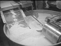 Rotary-Type Breading Machine - DH506-R. Rotary-Type Breading Machine